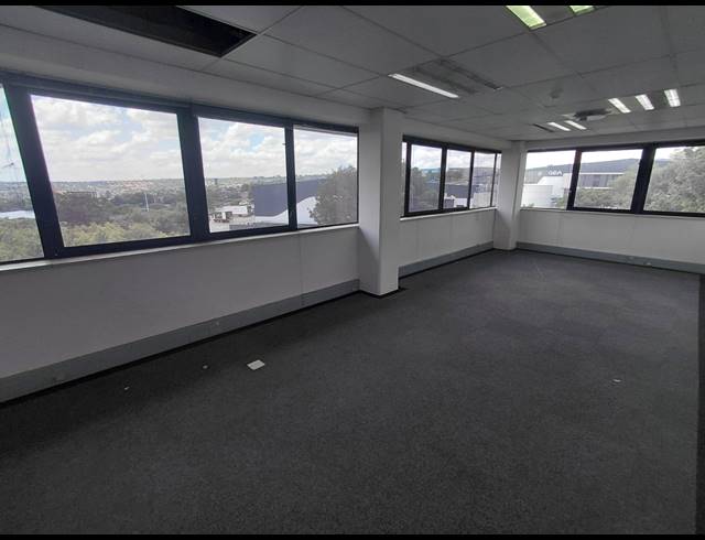 252M² OFFICE TO LET IN HALFWAY HOUSE ESTATES